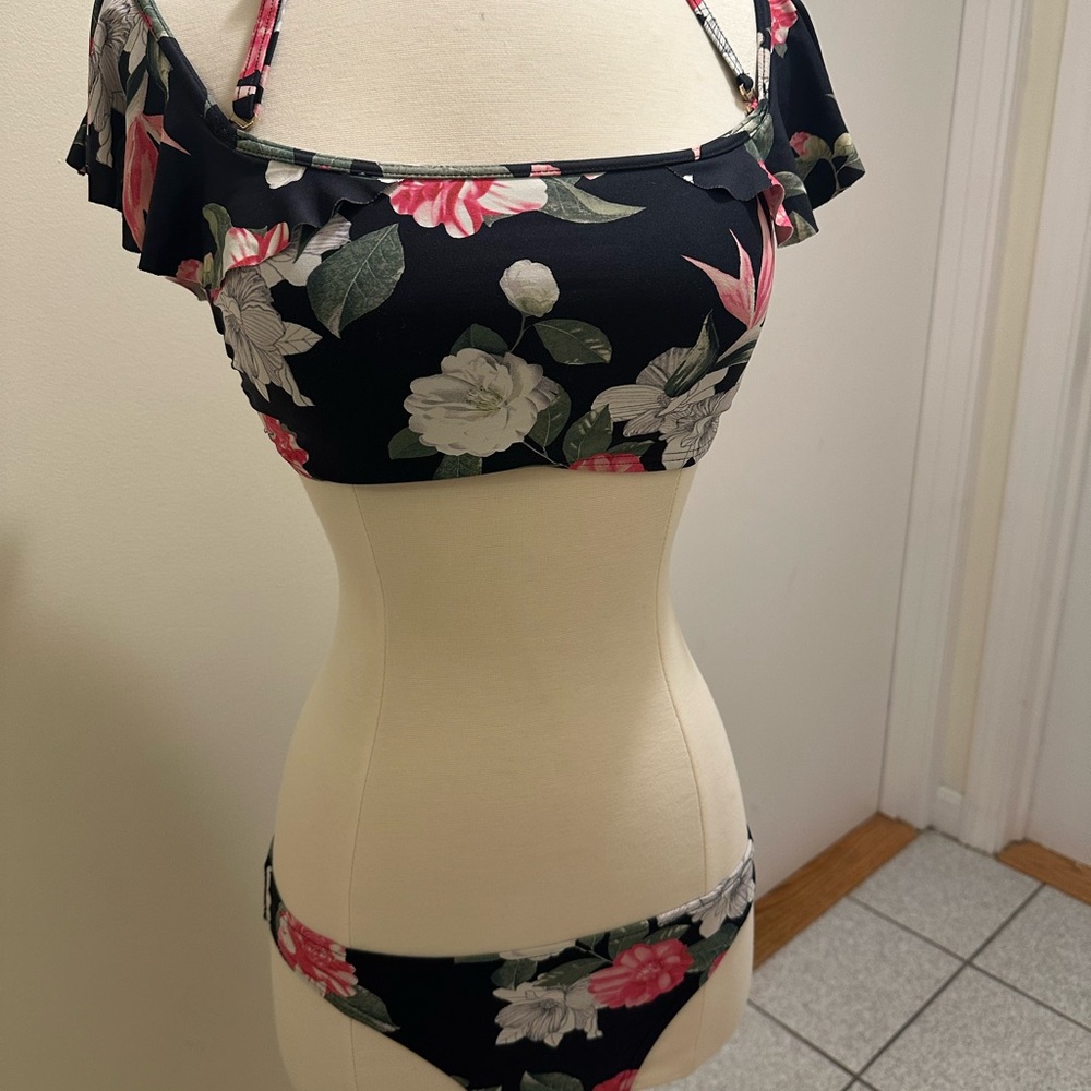 Vince Camuto Vibrant Floral Swimwear